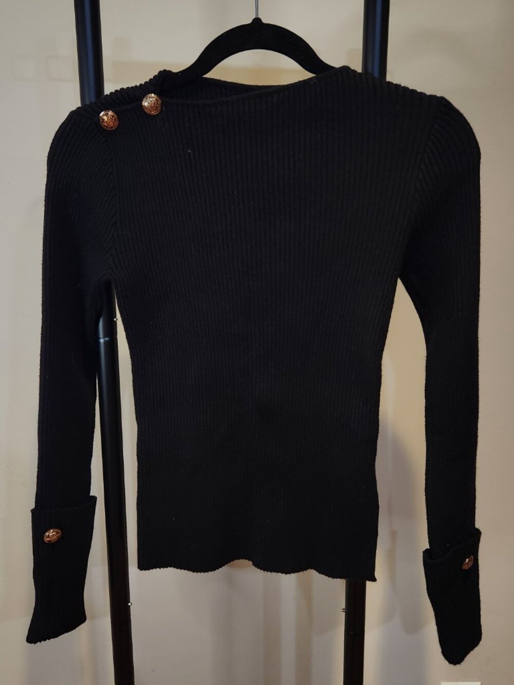 Urban Revivo Ribbed Knit Sweater Gold Buttons Black Size L NWT